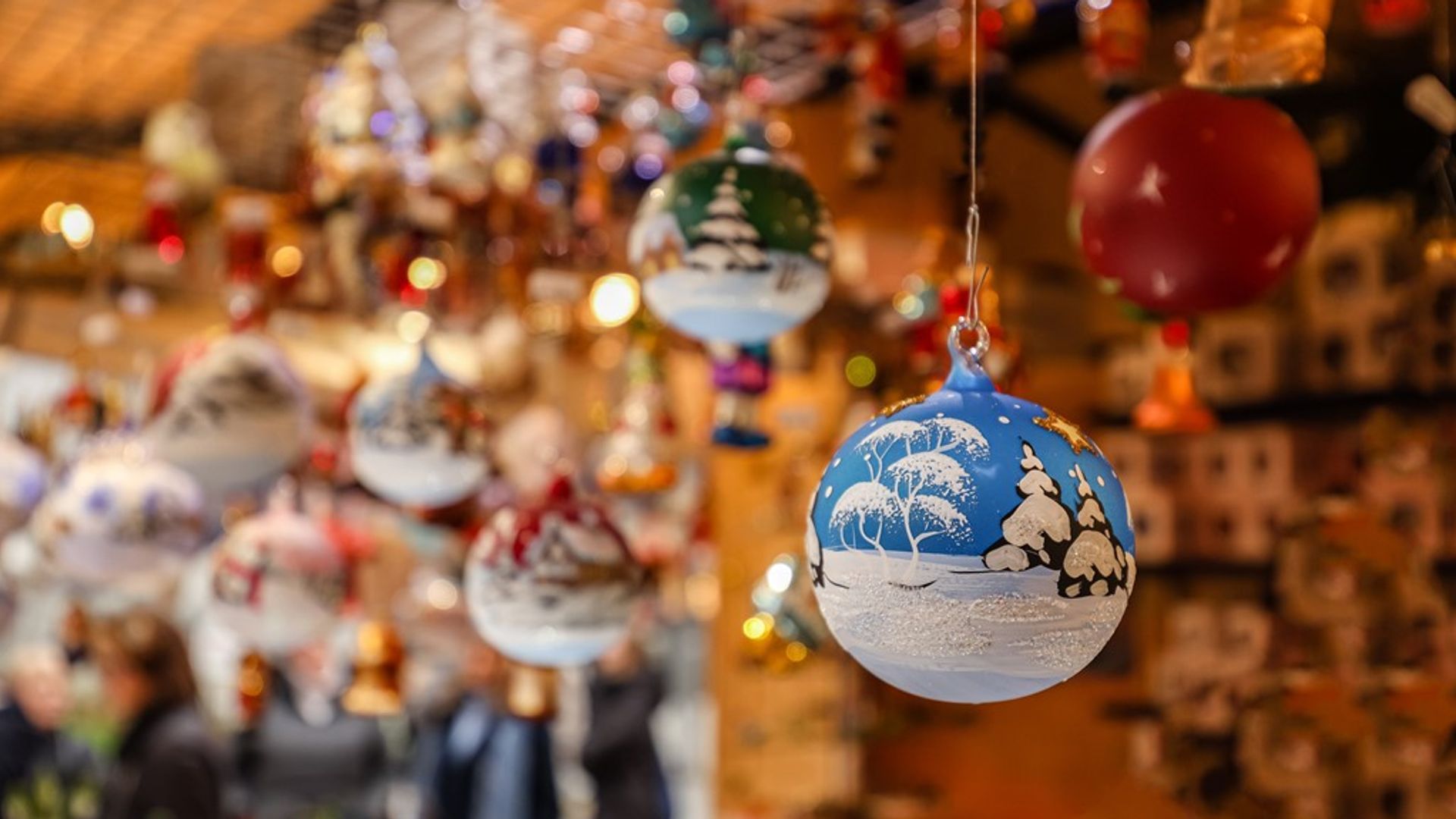 &#163;1,000 side-hustle rule explained - from Vinted to Xmas markets | Money newsletter