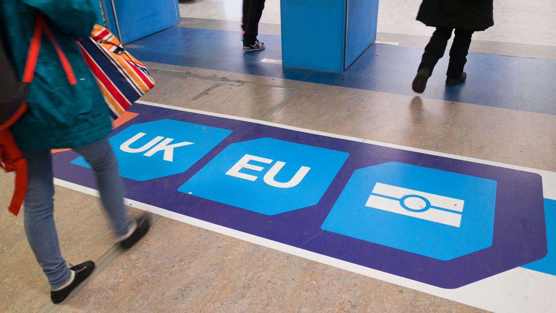 French air traffic controllers call off strike - sparing disruption for thousands of travellers