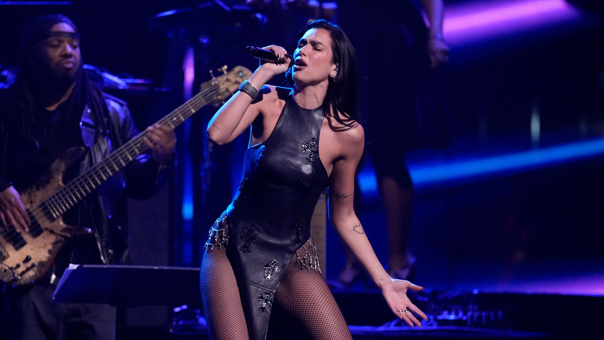 Dua Lipa backs ticket resale cap