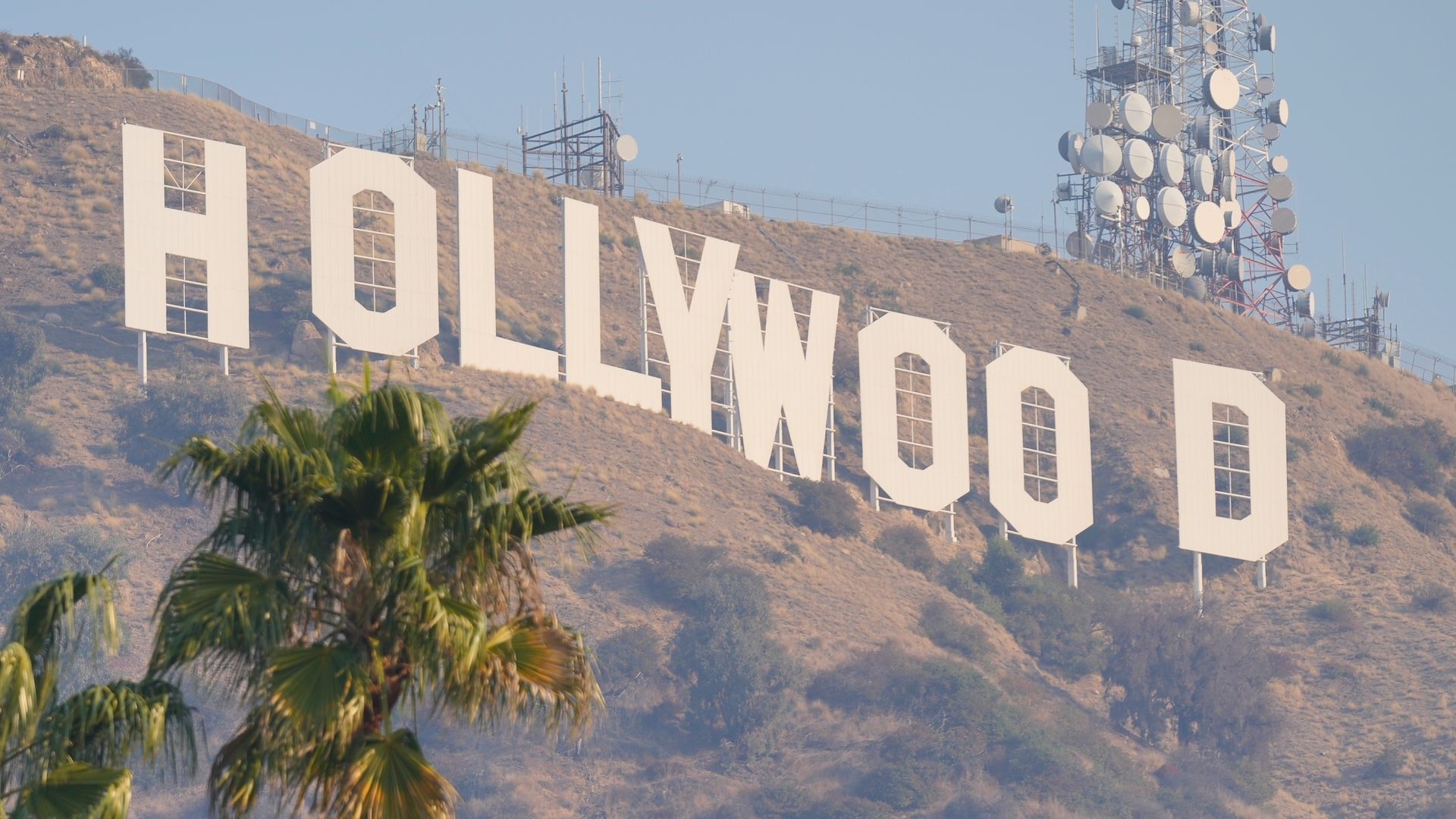 US actors' union reaches tentative deal in bid to avoid strikes