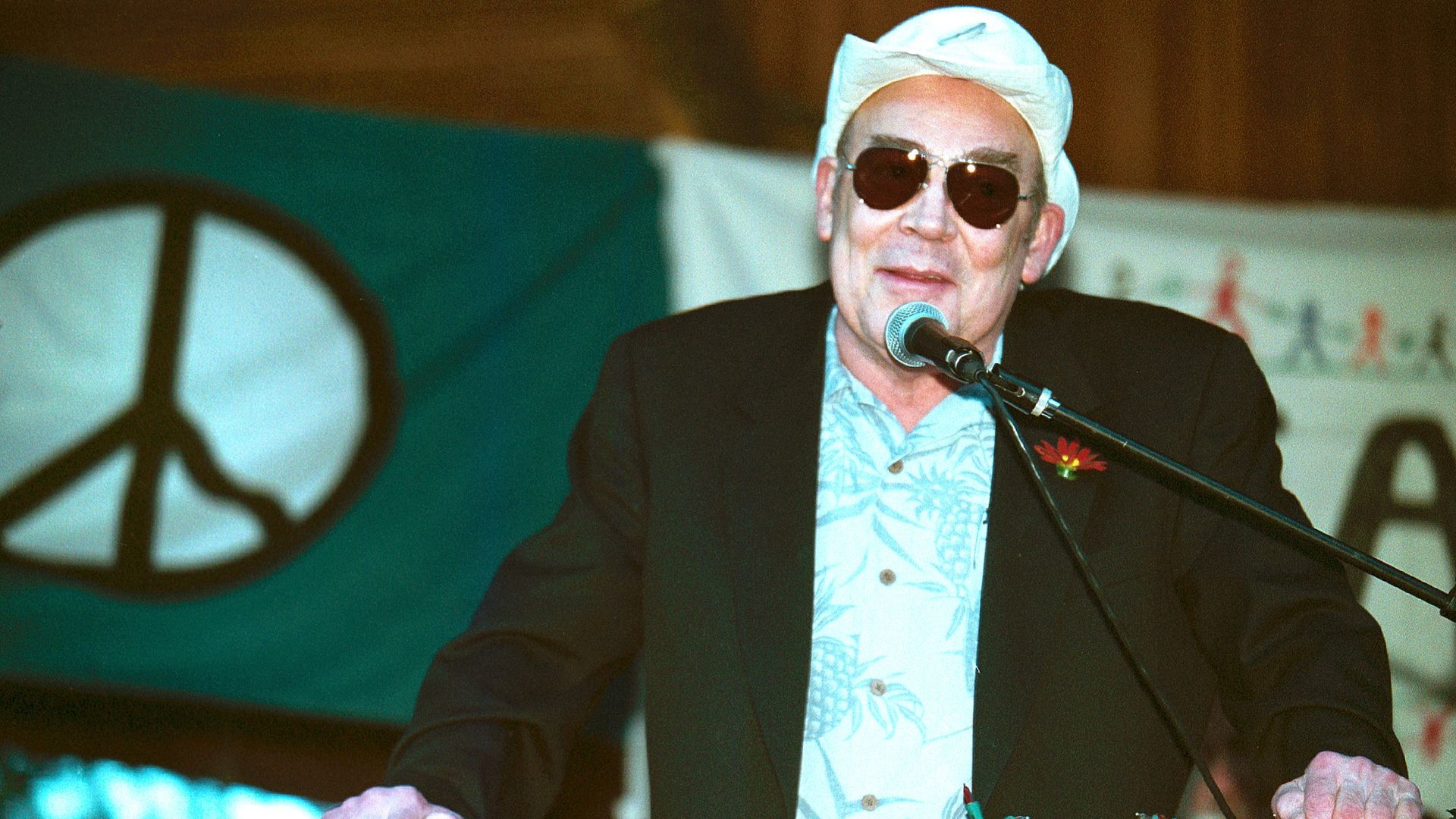 Death of Hunter S Thompson to be reviewed after widow's request, officials say