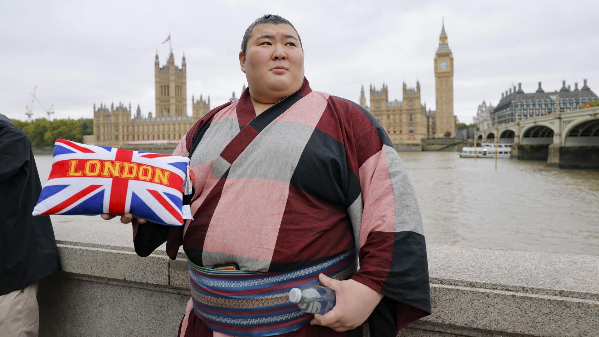 Stars of sumo head to London's Royal Albert Hall - and noodles sell out