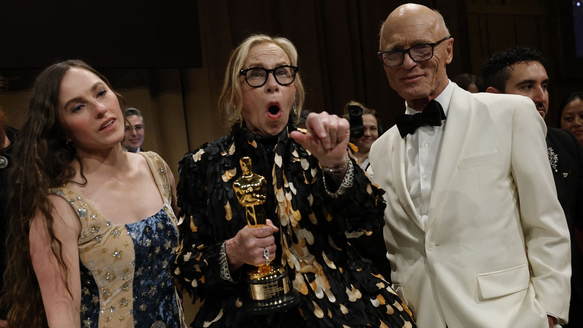 Standing ovations, party plans and media bingo: Inside the Oscars winners' room