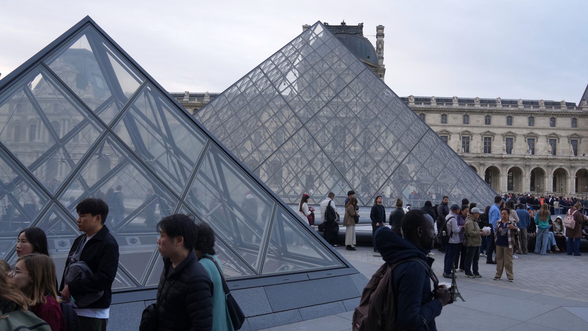 Five new arrests in Louvre heist investigation