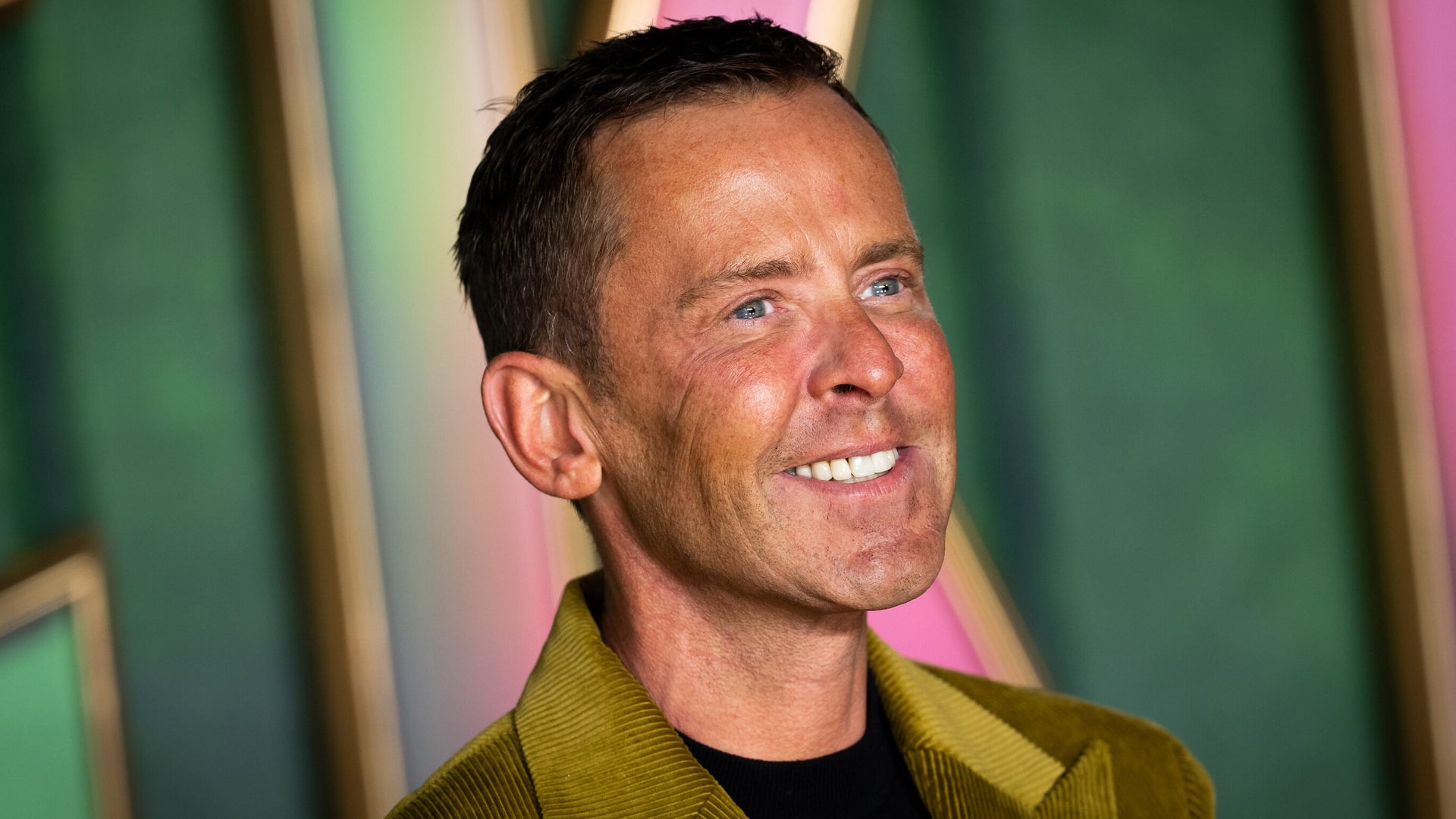 BBC apologises for response to Scott Mills claims