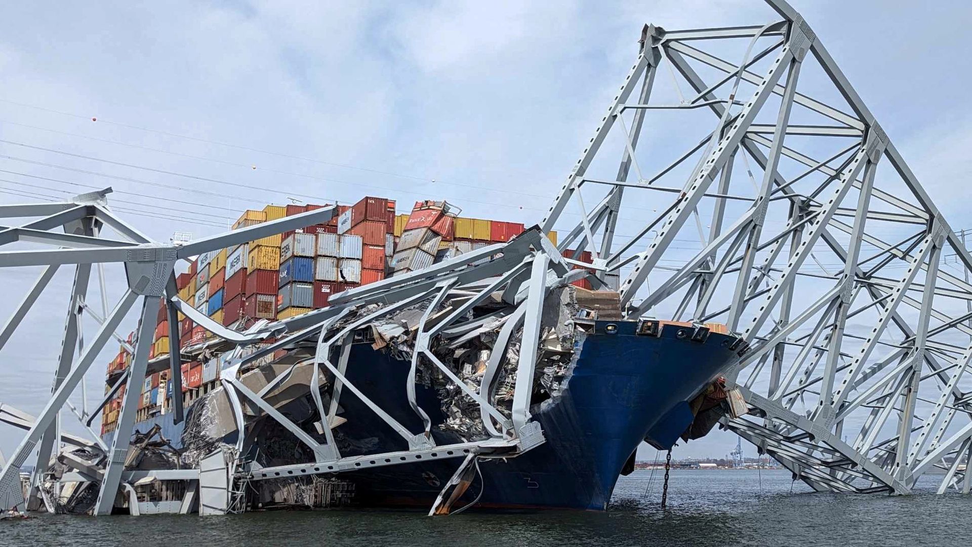 Ship that hit US road bridge lost power before fatal collision due to a loose wire