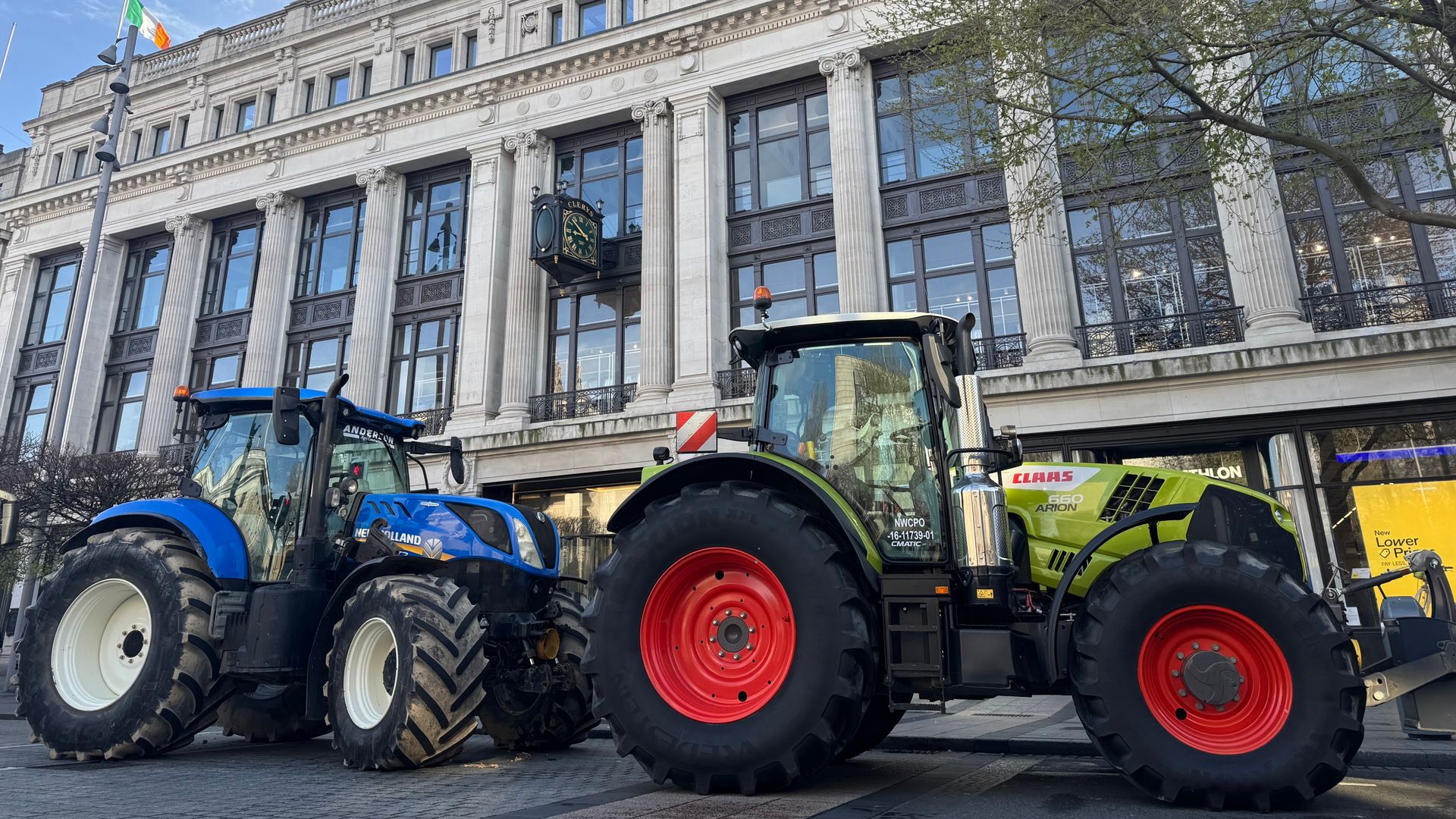 Irish army called in to remove fuel depot blockades