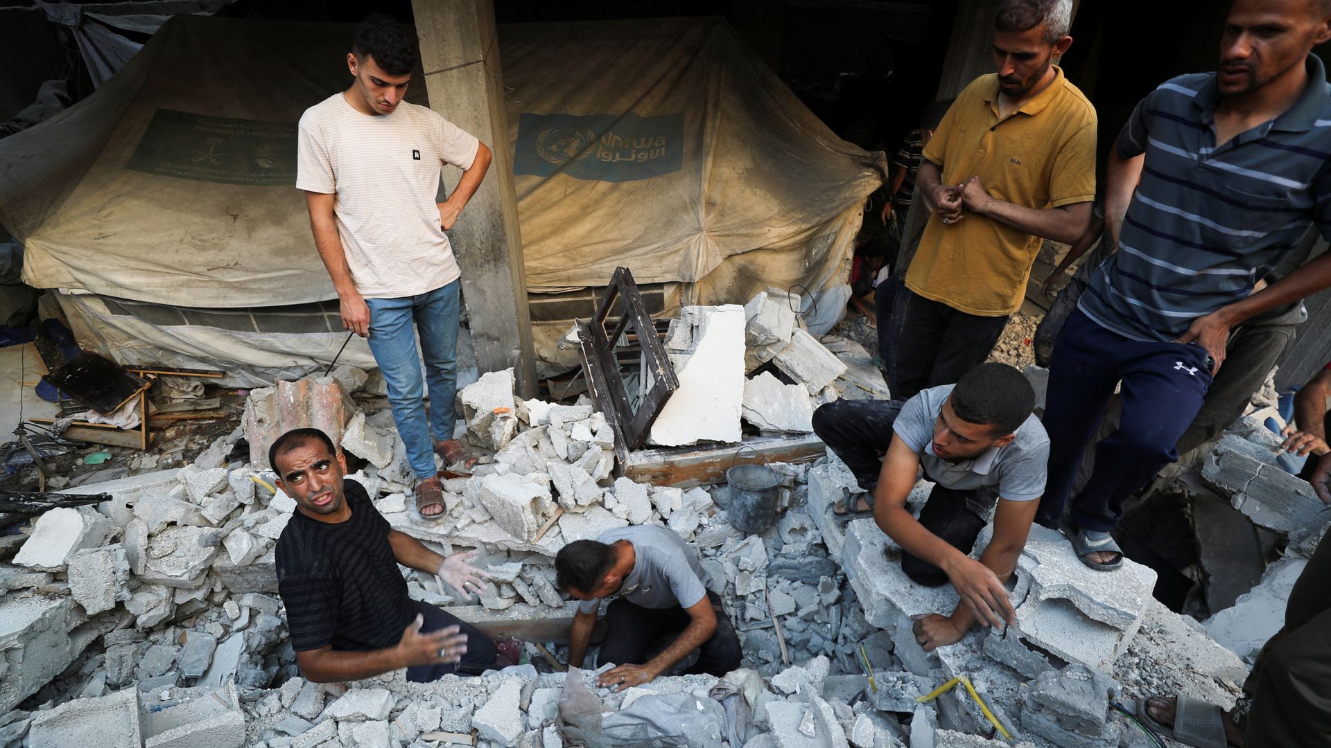 What is the possible Gaza hostage and ceasefire deal - and what challenges could lie ahead?
