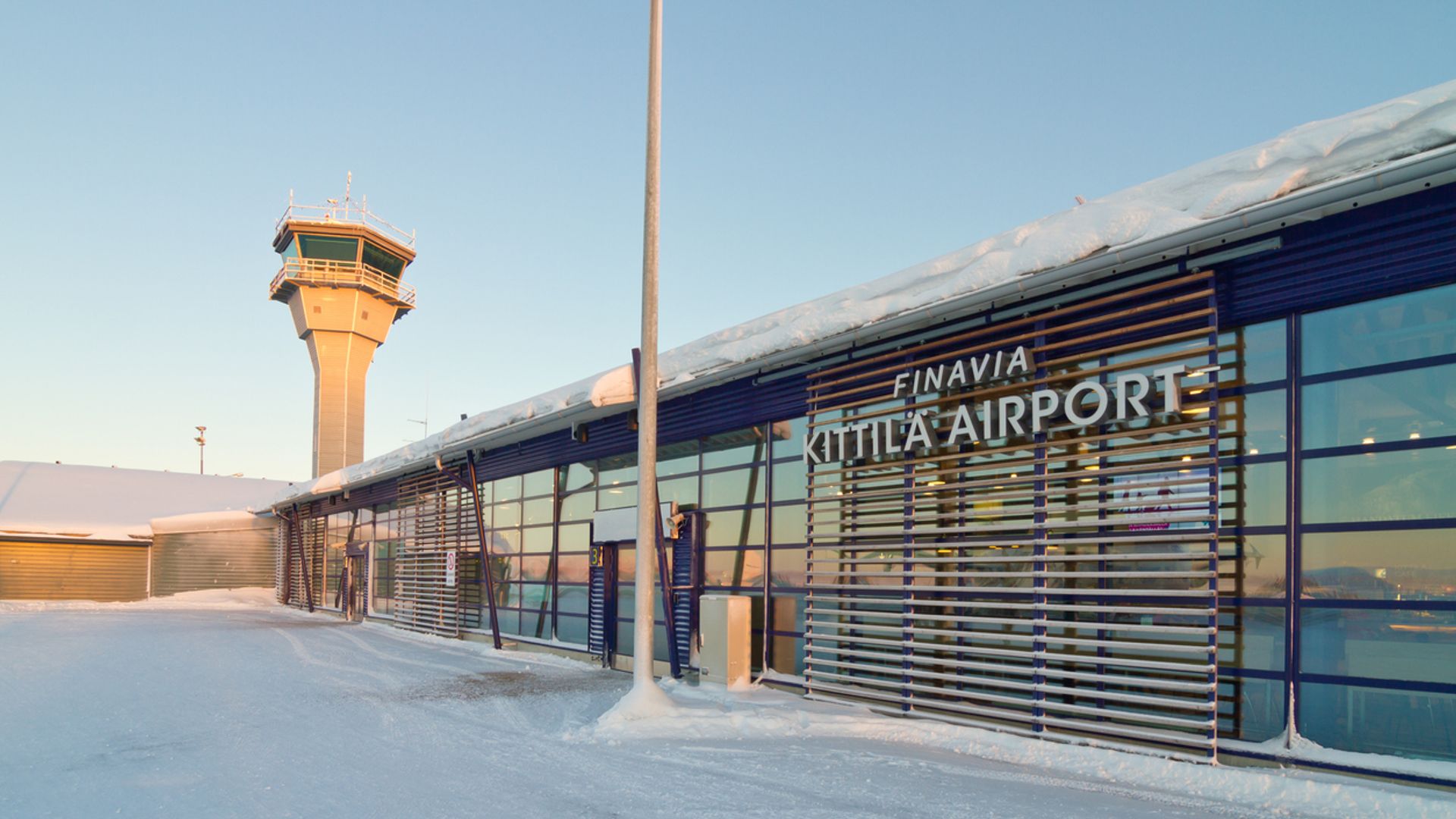 -37C temperatures traps thousands of tourists in Finland
