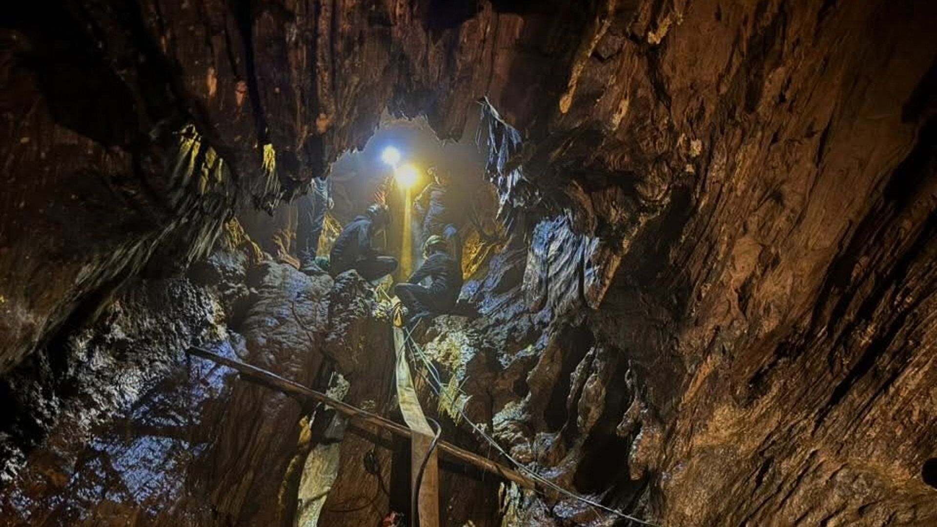 Rain threatens to delay search for two people missing in flooded cave in Laos