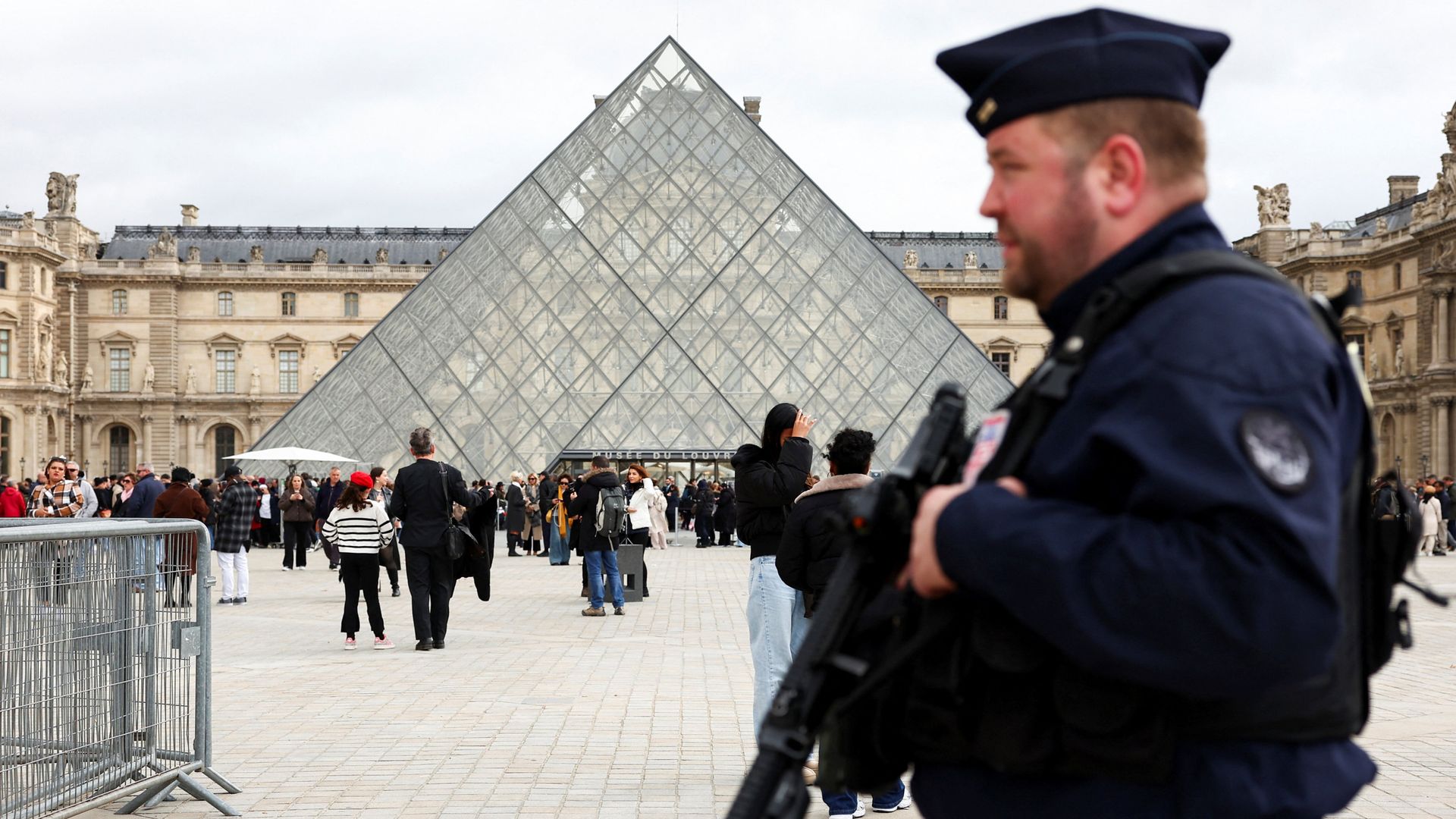 Officials address inside job theory over Louvre heist