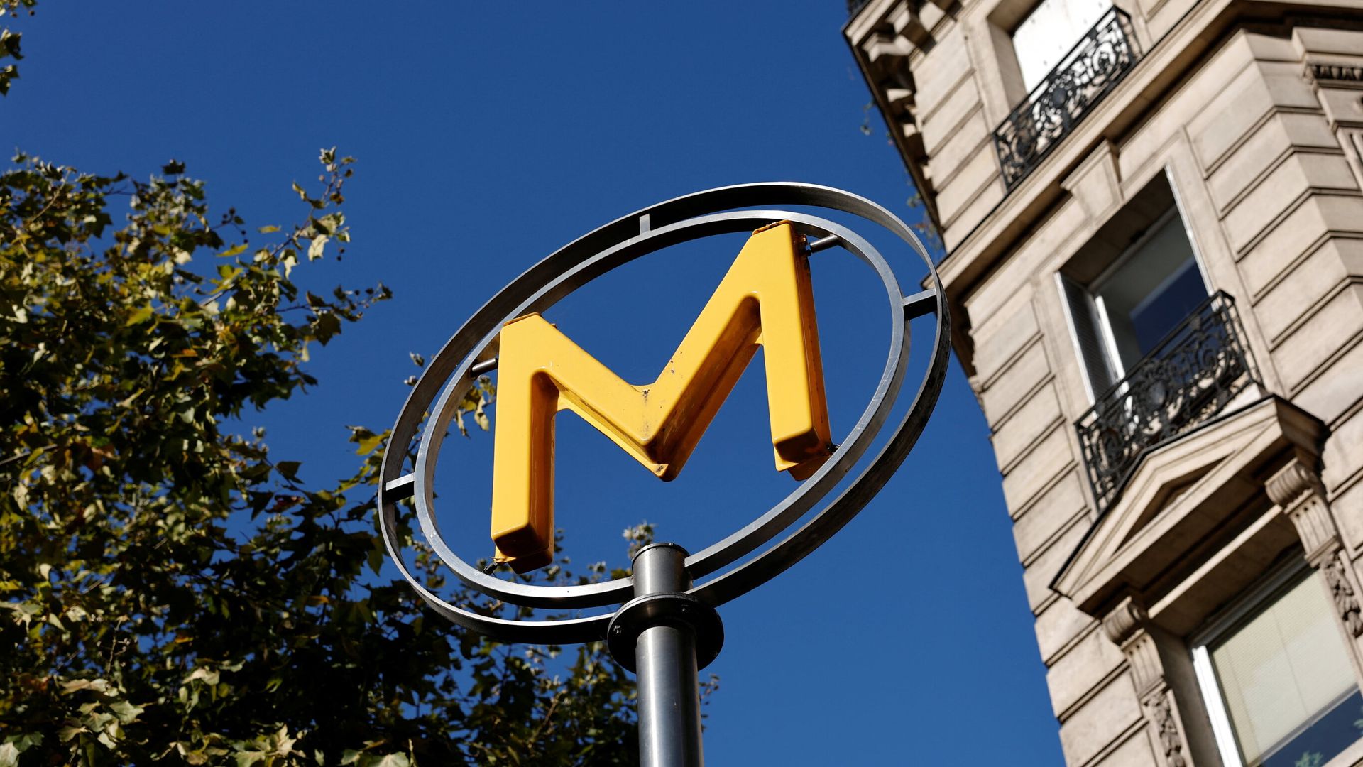 Three women stabbed in Paris metro stations