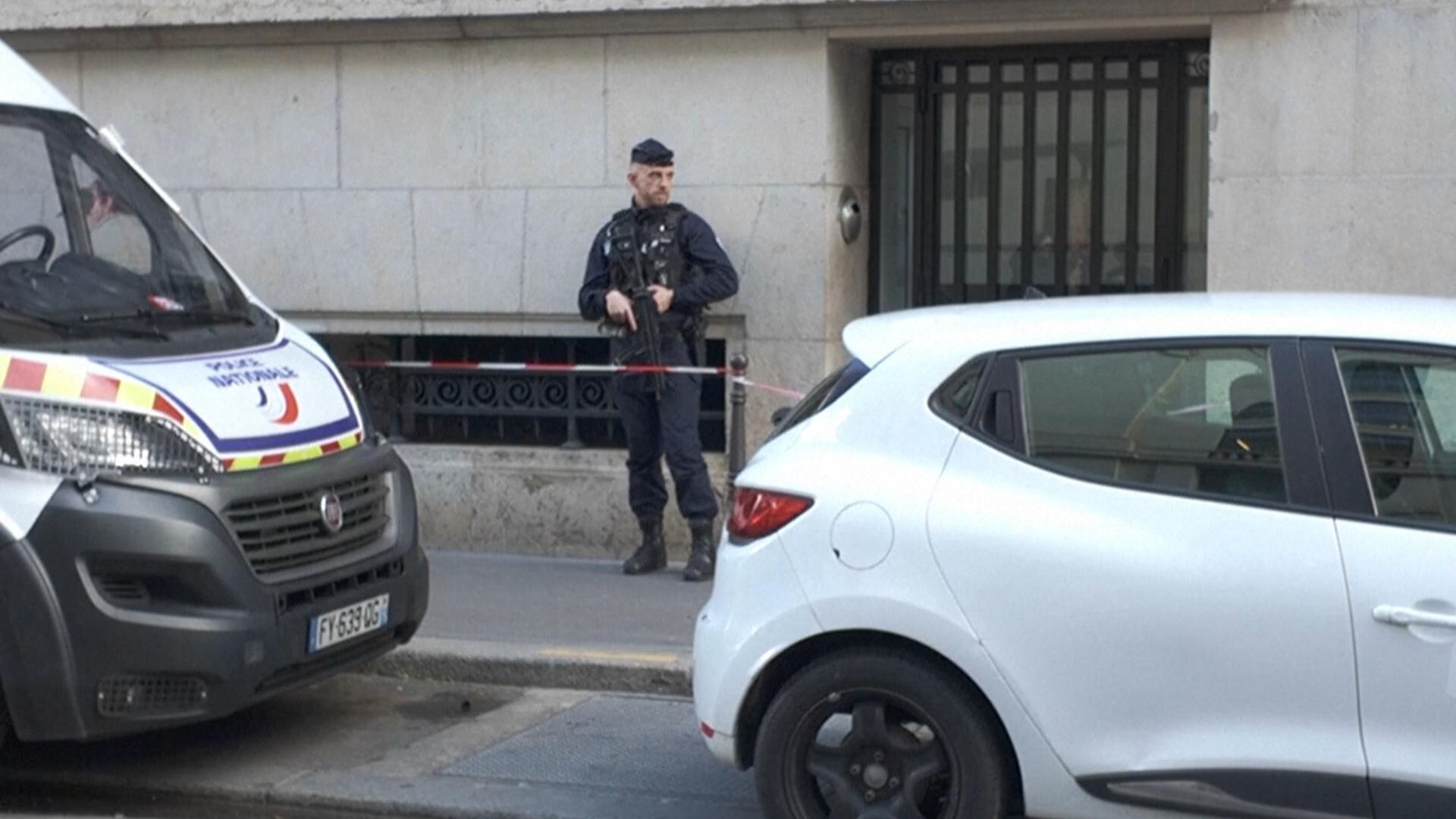 Police thwart suspected bomb attack outside Bank of America building in Paris