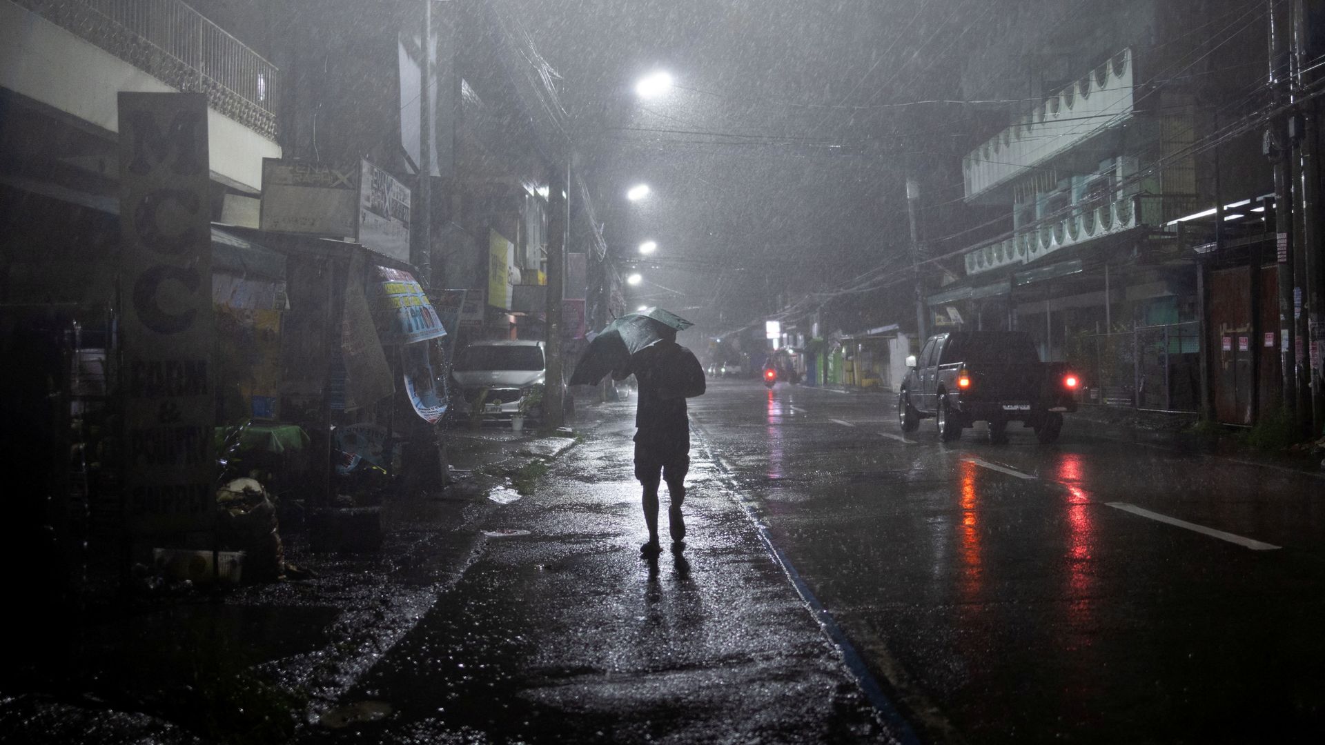 Super Typhoon Fung-wong hits Philippines - with two dead and one million people evacuated