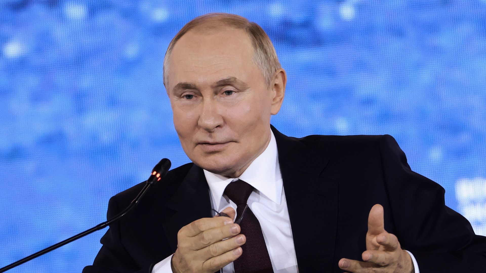 Putin warns Western troops in Ukraine would be 'legitimate target' for Moscow