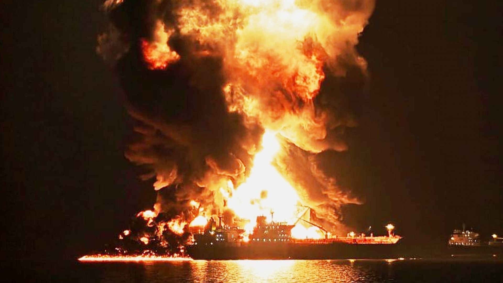 Midget subs and kamikaze drone boats - how Iran can block the Strait of Hormuz