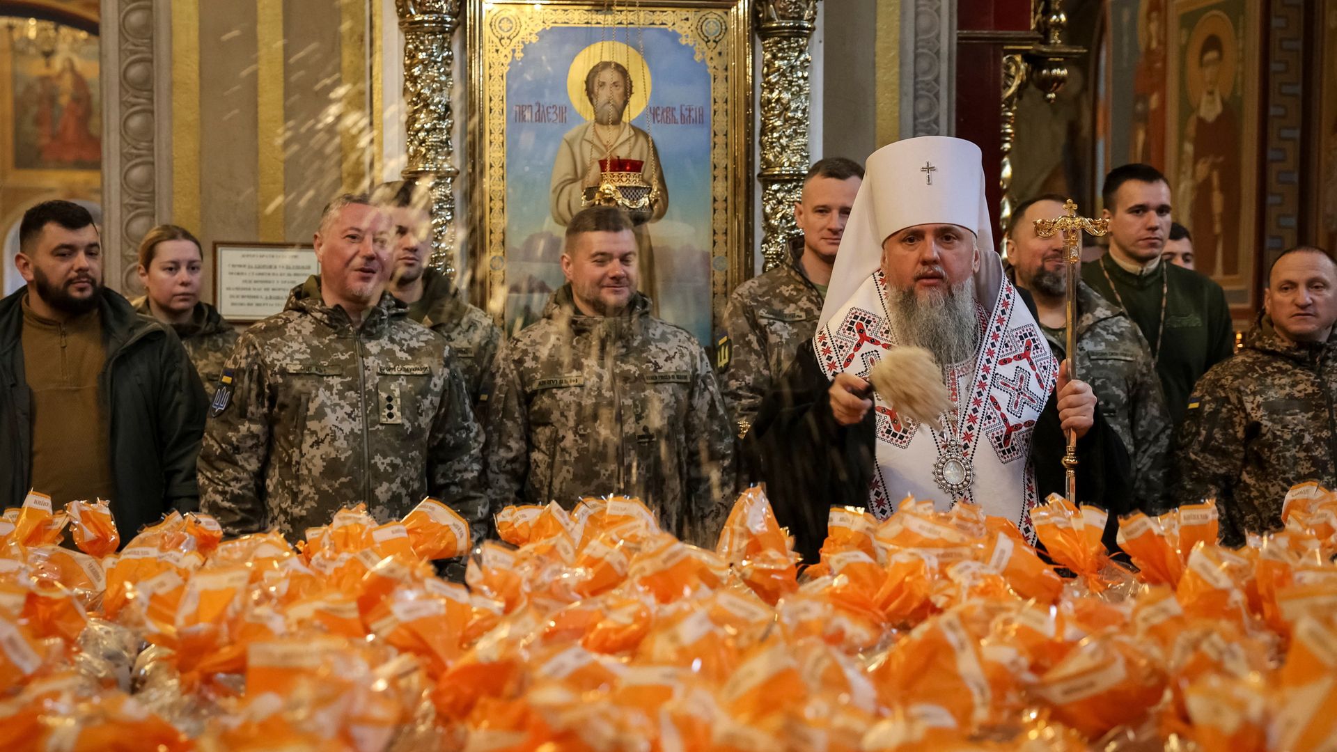 Russia and Ukraine to hold 32-hour ceasefire for Orthodox Easter