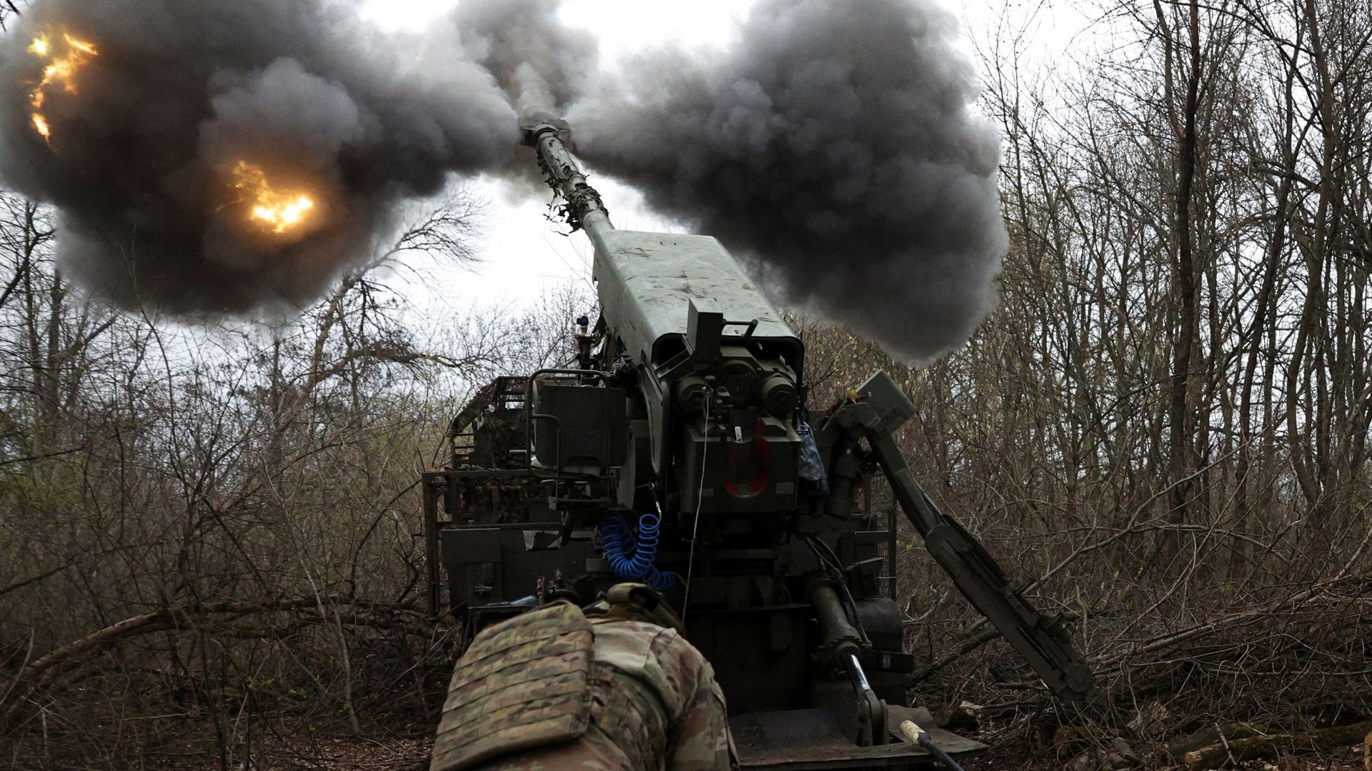 Russian forces create 'kill zone' around crucial Ukrainian city