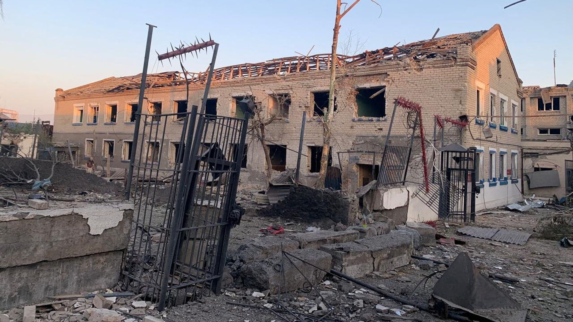 Russian strike on Ukrainian prison kills 17 people