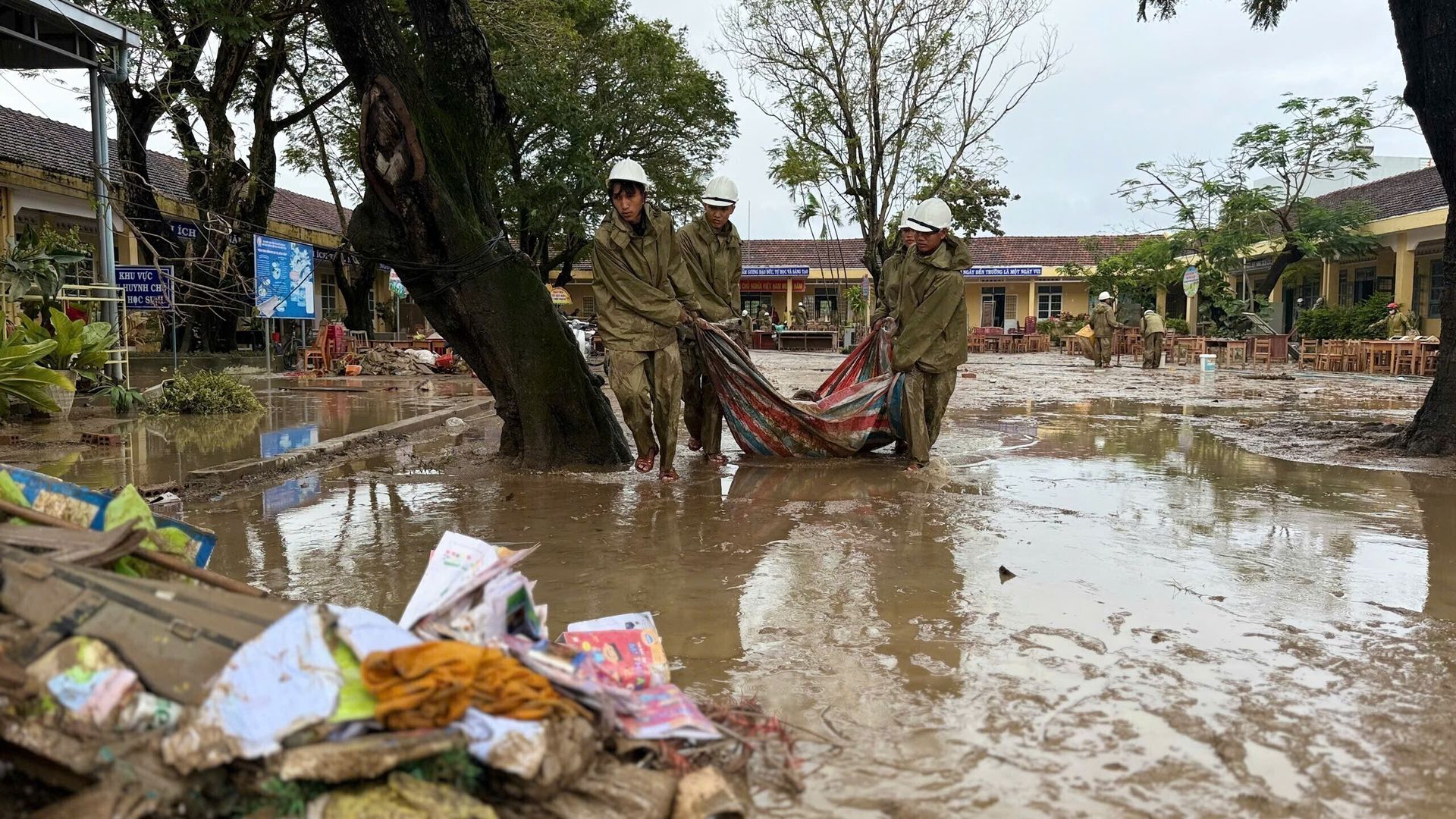 Pictures from devastating floods in Thailand and Vietnam