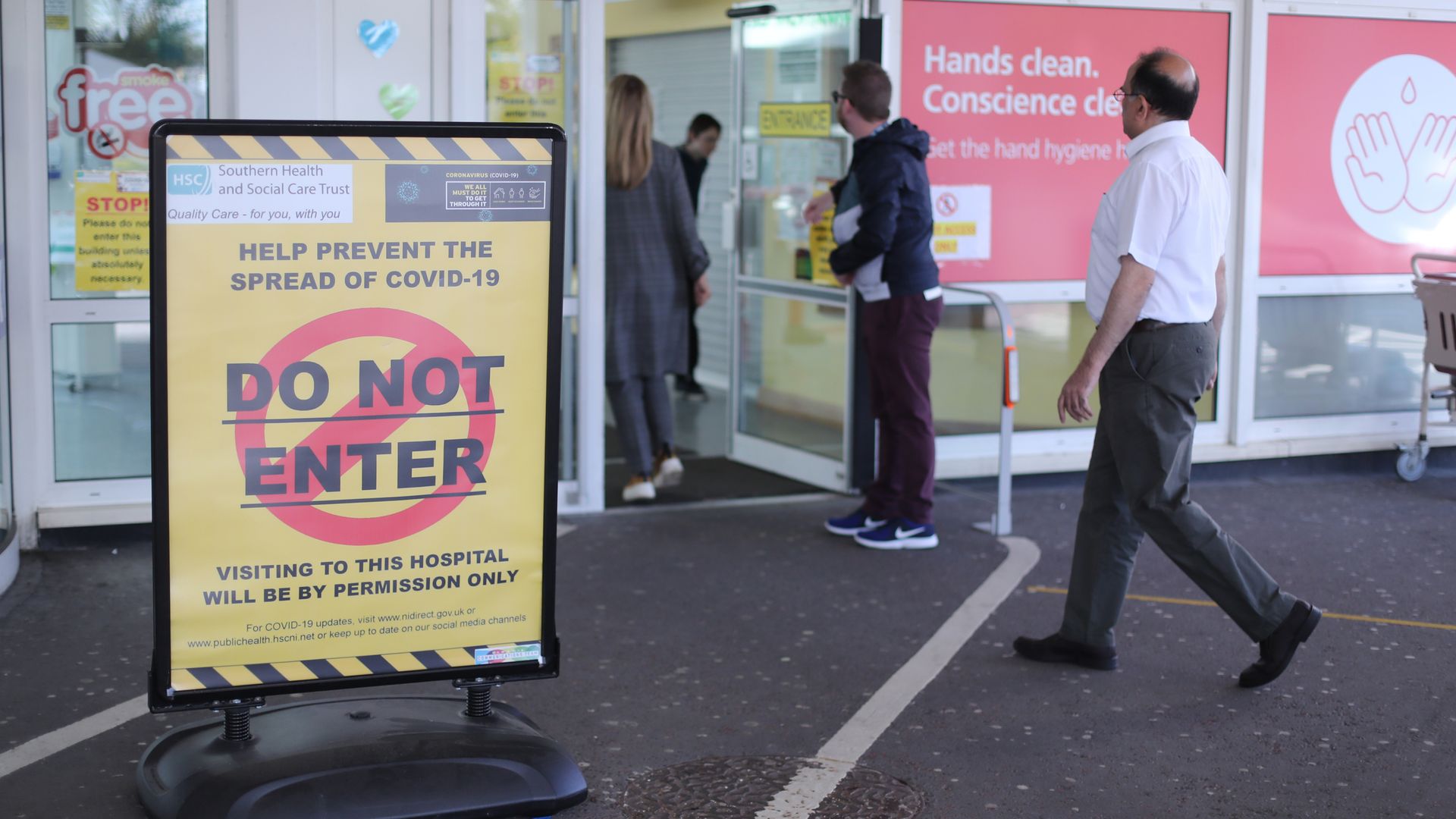 'Toxic and chaotic culture' at heart of UK government during COVID pandemic, inquiry finds