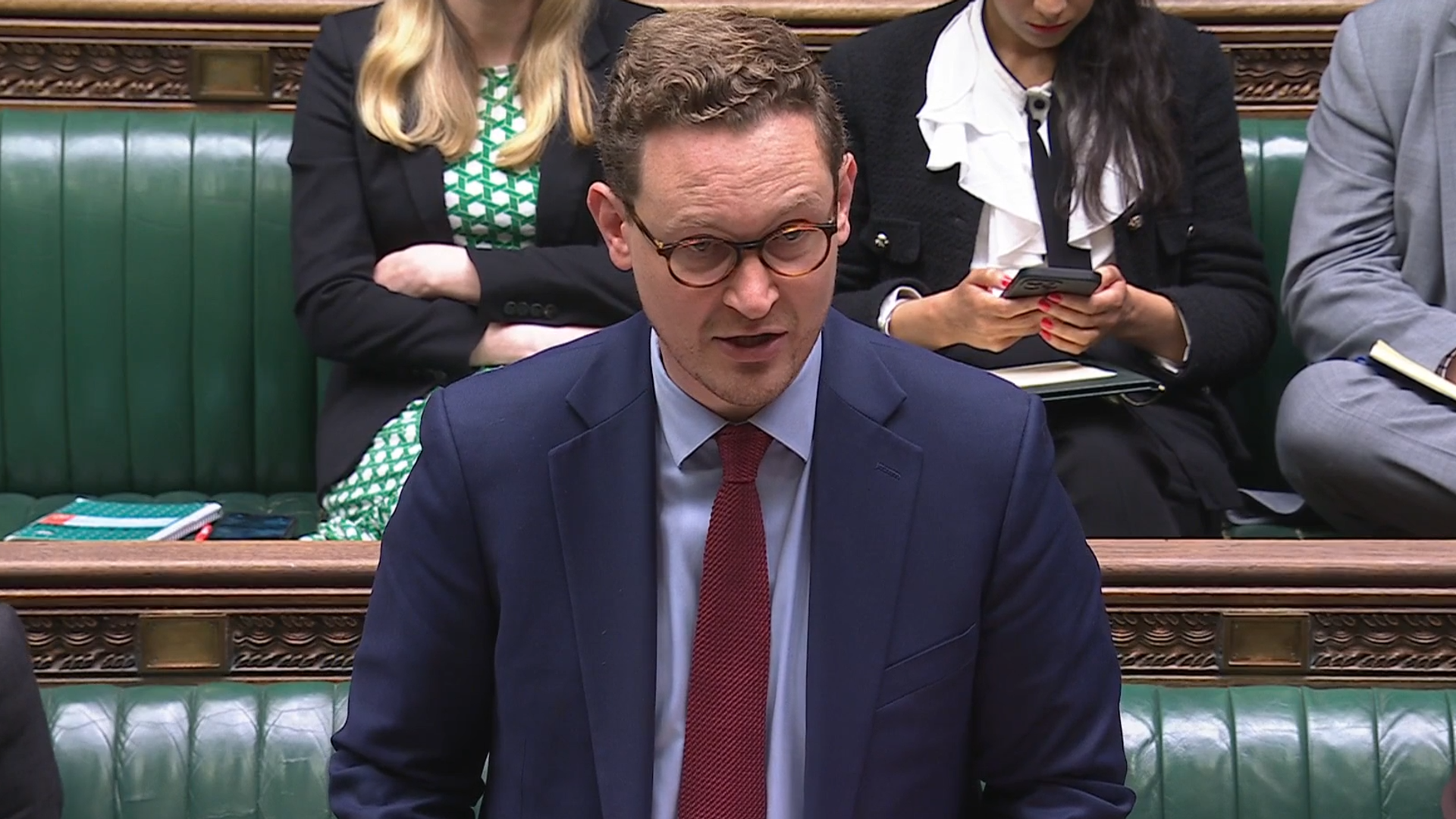Labour row breaks out as prime minister's top aide meets female MPs over Mandelson messages