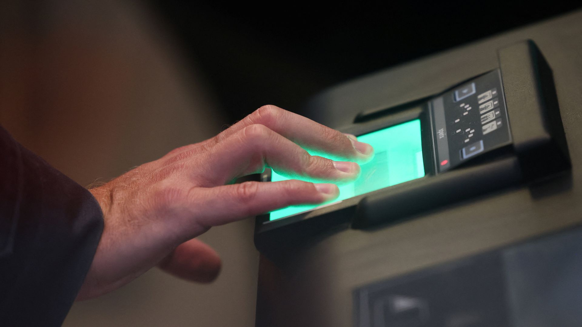 Britons warned to allocate four hours for new EU entry/exit system