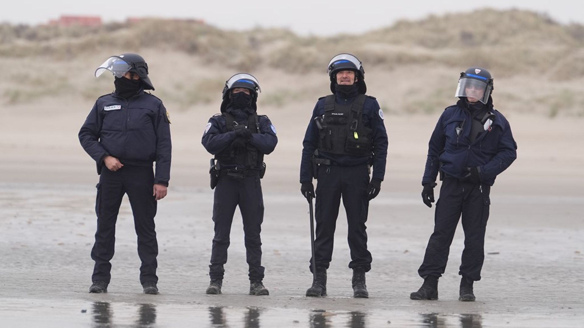 Riot police to be deployed to stop small boat crossings