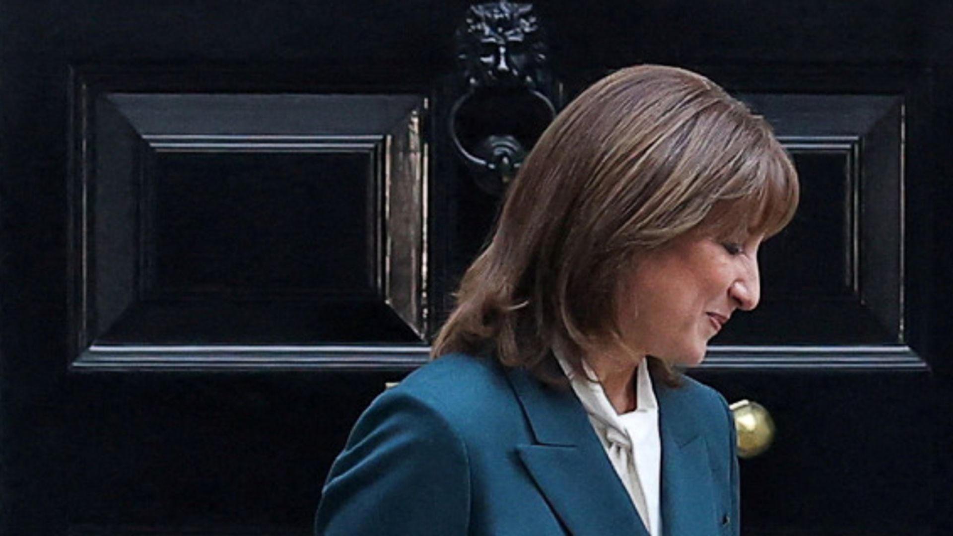 Reeves hit by Labour rebellion