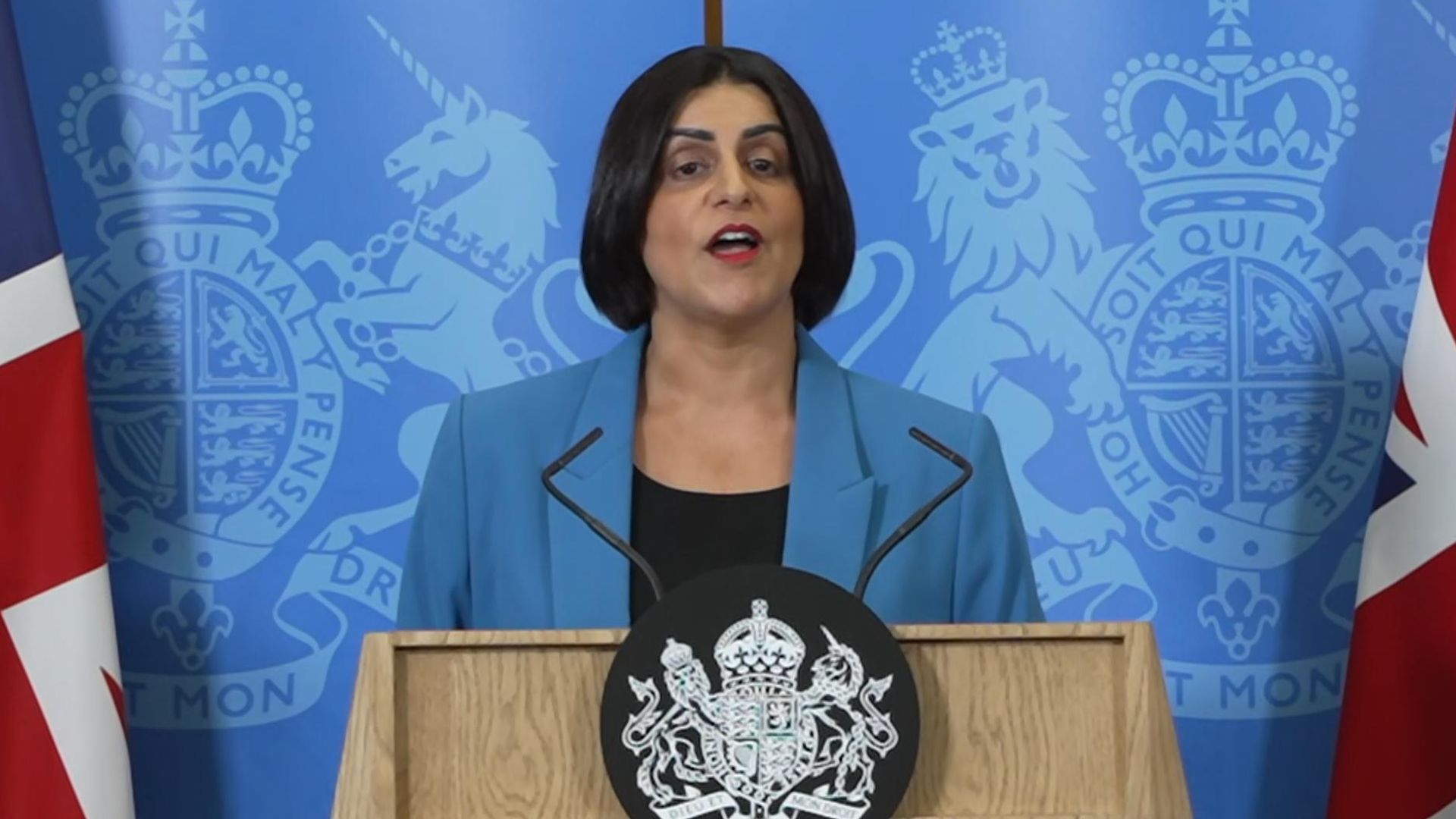 Politics of migration 'difficult' for Labour, Mahmood says - as she tightens asylum rules
