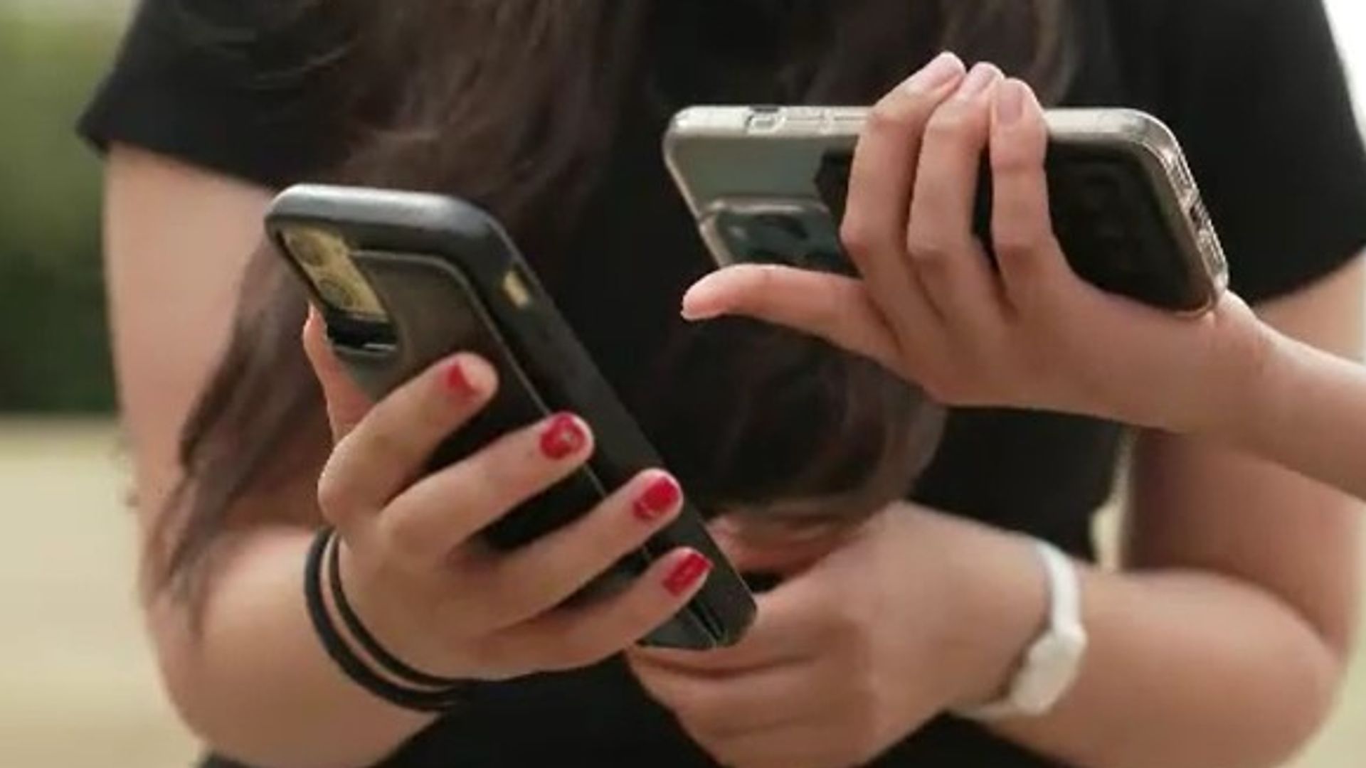 How quickly could the UK ban teenagers from social media?