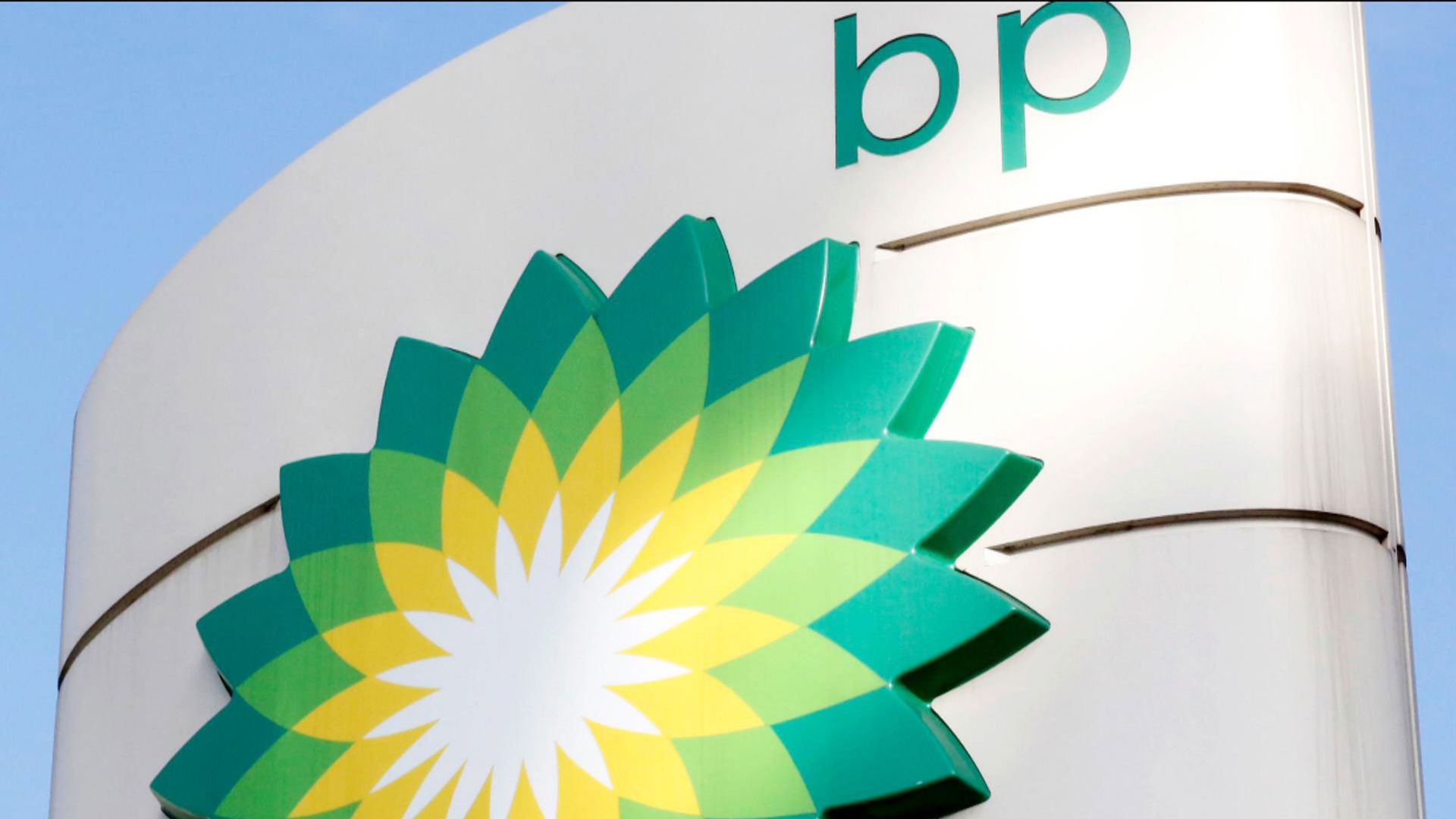 'Profiting from crisis morally wrong', says Miliband as BP announces huge rise in earnings