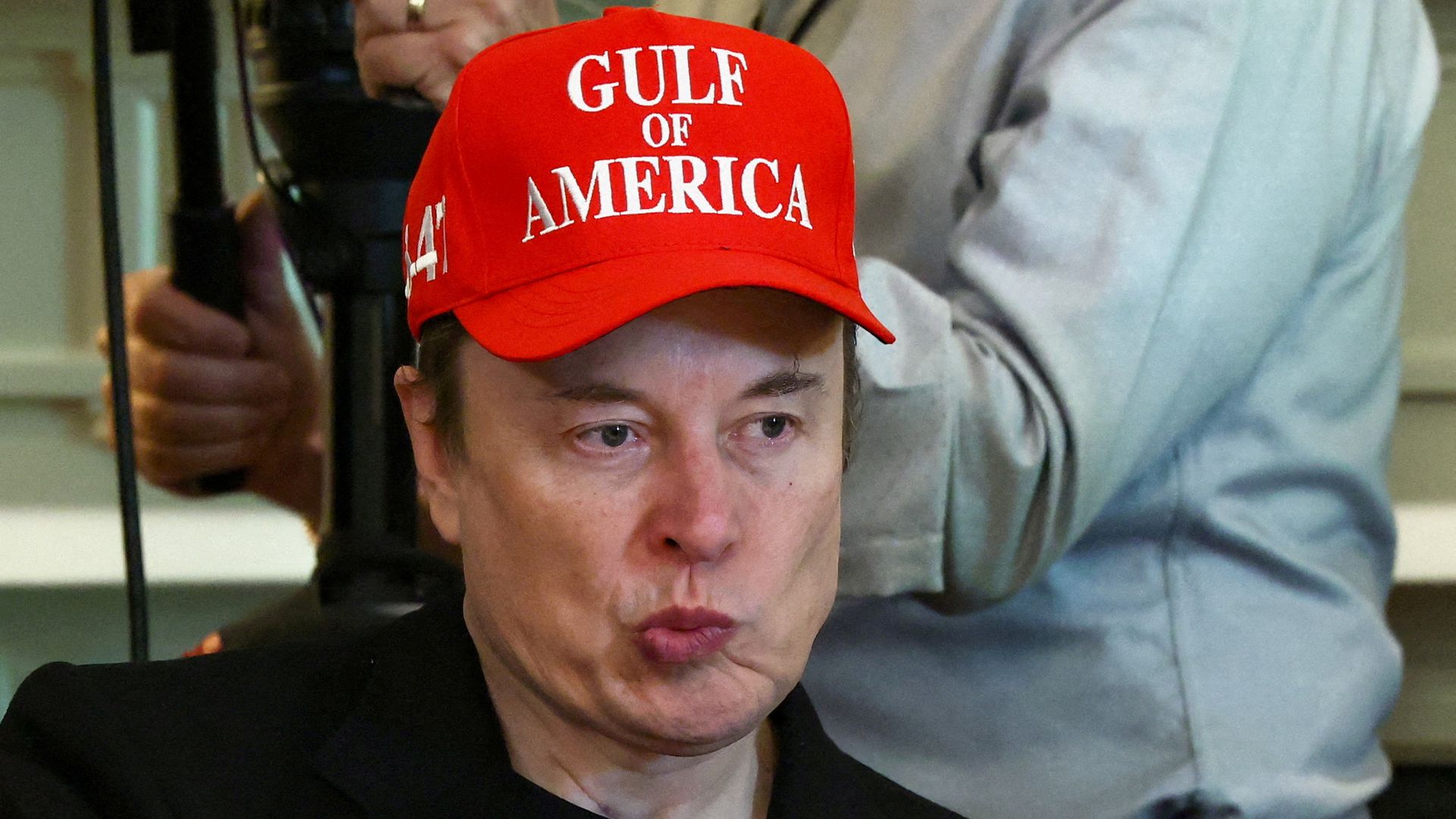 Elon Musk launches 'two-figure IQ' attack on NASA boss