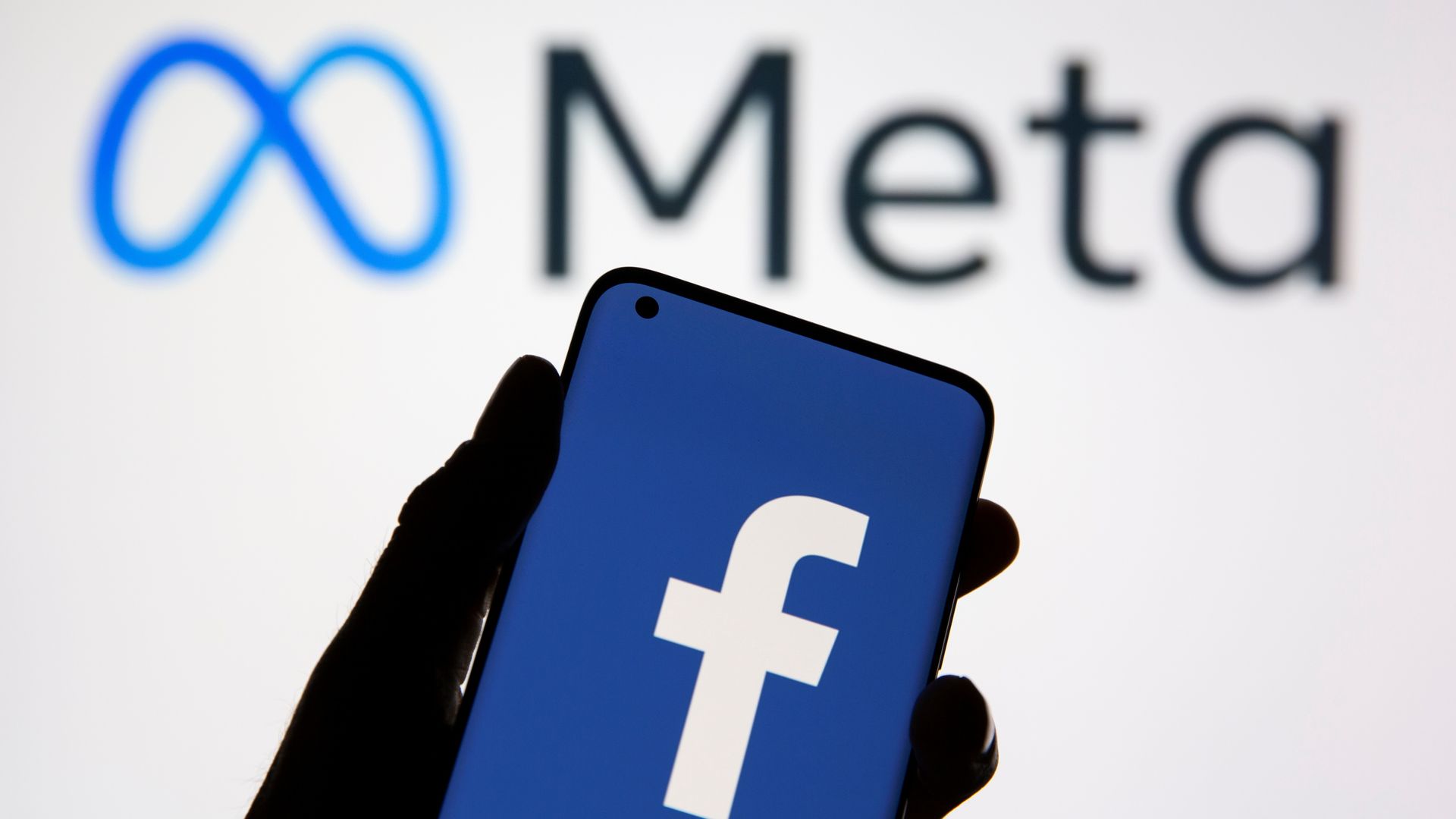 Meta shares take $125bn hit as Facebook owner raises spending forecasts